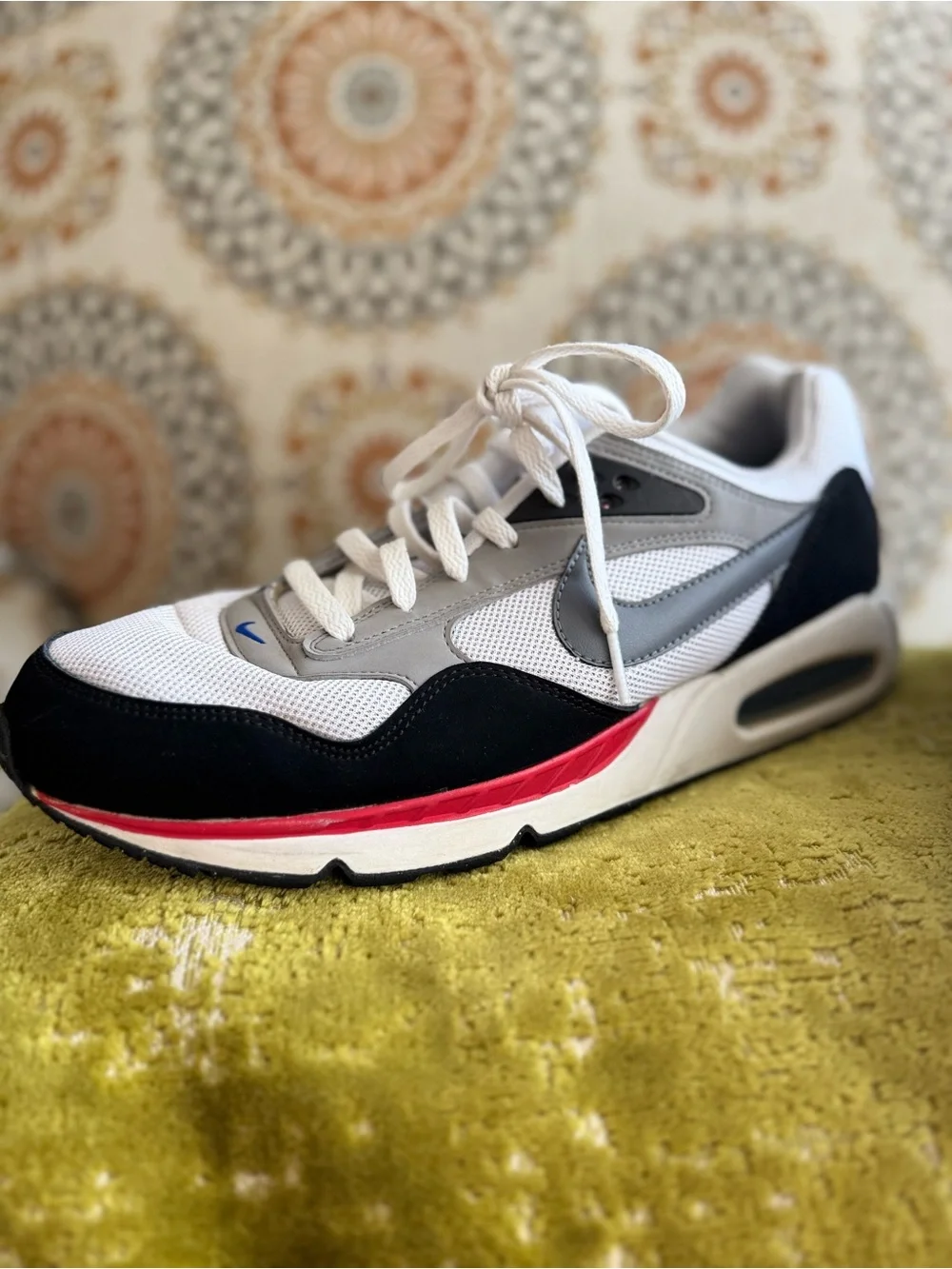 Nike Men's White Black Gray Red Air Max Sneakers